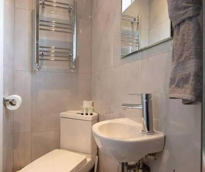 Residenssi Cosy 1 Bed Duplex   Close To Metro   Nw2