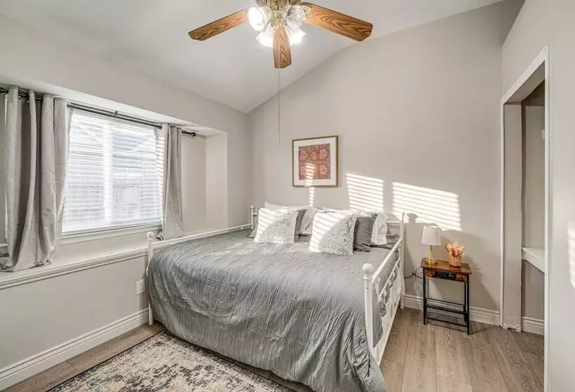 Saginaw Home W/ Fenced Yard: 11 Mi To Fort Worth!