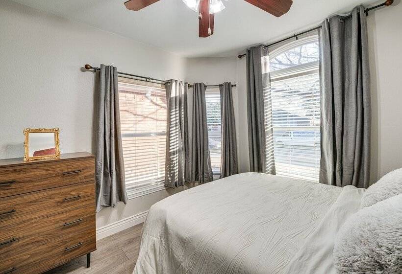 Saginaw Home W/ Fenced Yard: 11 Mi To Fort Worth!