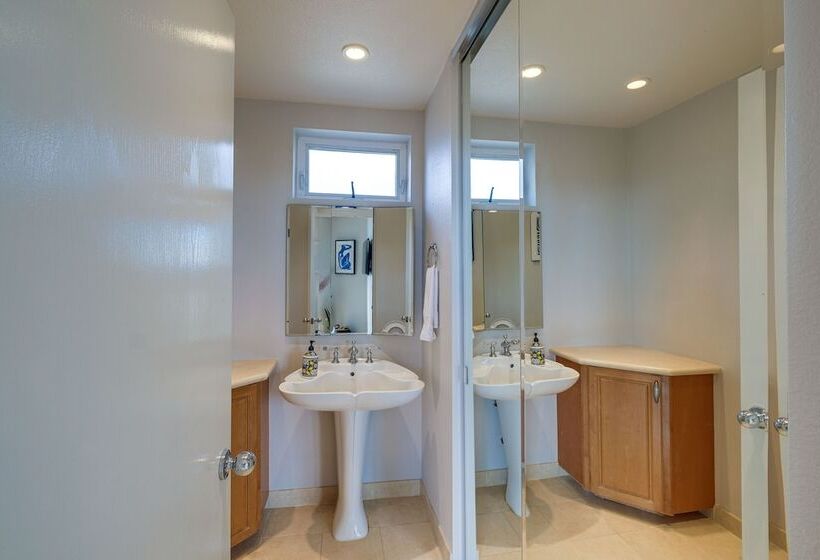 Stunning Del Mar Home W/ Deck: 1 Mi To Beach!