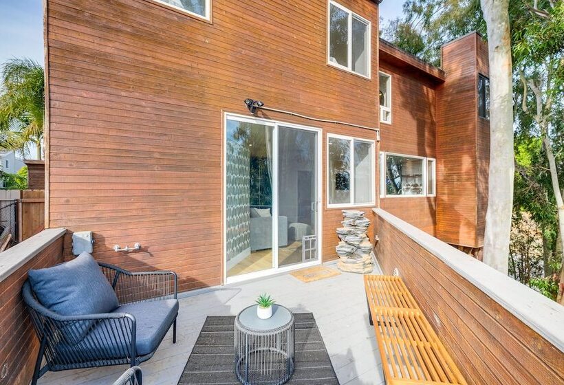 Stunning Del Mar Home W/ Deck: 1 Mi To Beach!