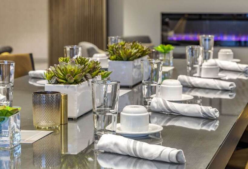 Cambria Hotel Spokane Airport