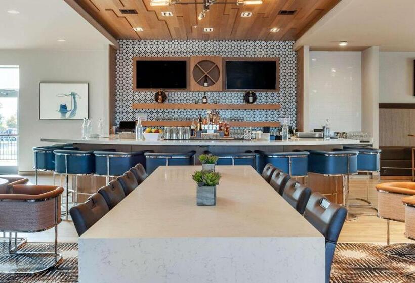 Cambria Hotel Spokane Airport