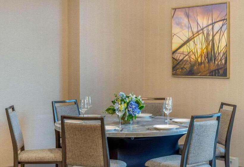 Cambria Hotel Spokane Airport