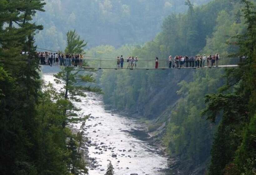 Condo & Motel Des Berges