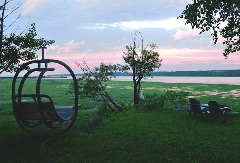 Condo & Motel Des Berges