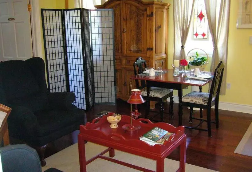 ホテル Historic Rising Sun Artist S Retreat