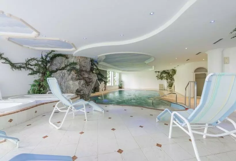 Hotelli Alpino Wellness & Spa