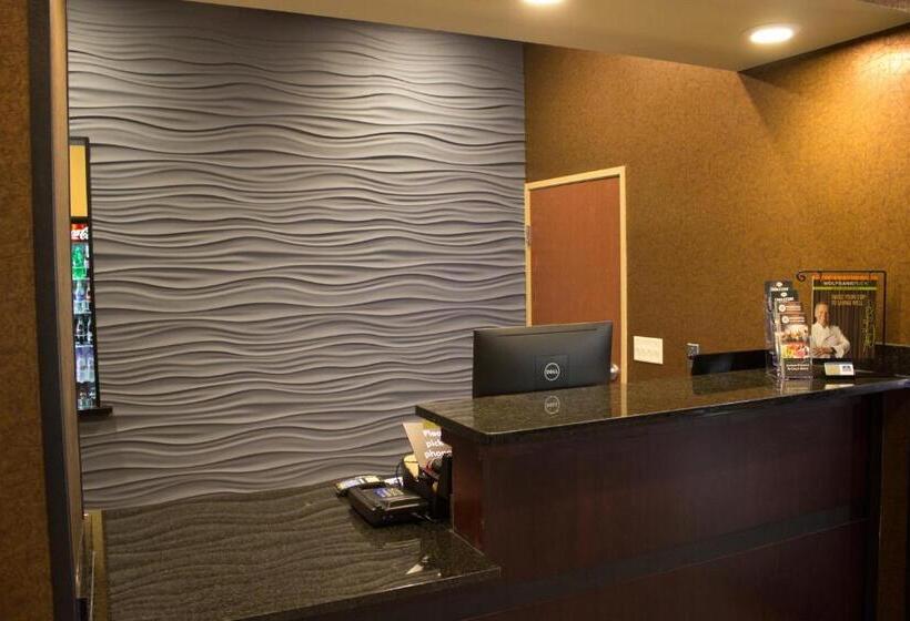 Cobblestone Hotel & Suites   Chippewa Falls