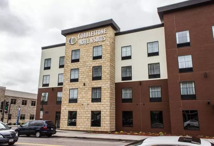 Cobblestone Hotel & Suites Chippewa Falls