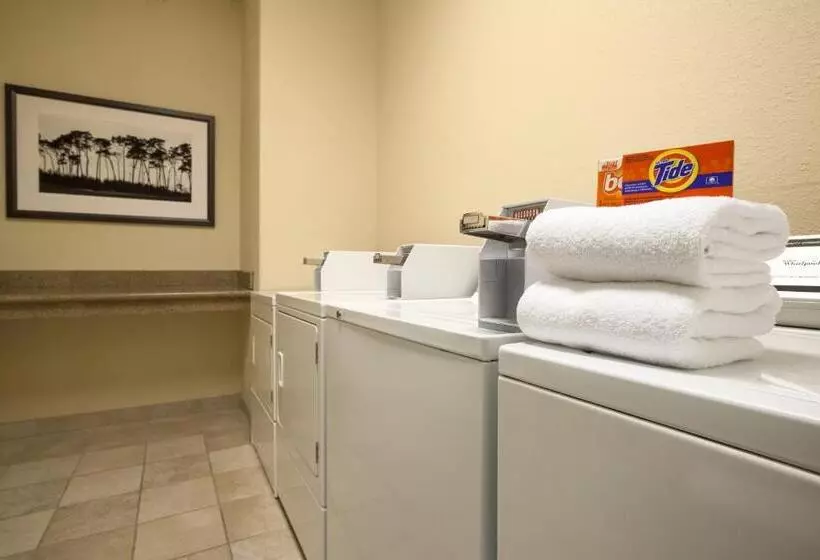 ホテル Country Inn & Suites By Radisson Asheville River Arts District