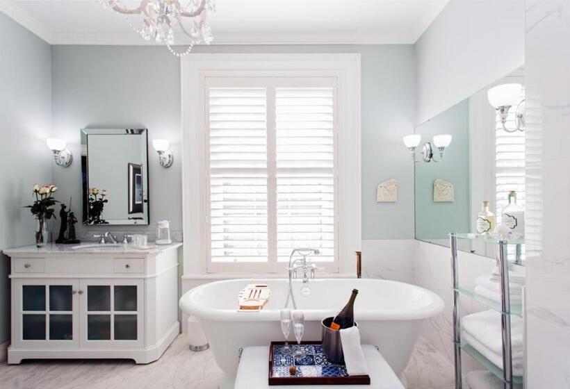 בית מלון כפרי Historic Lyons House