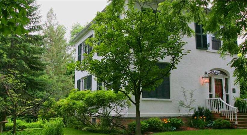 בית מלון כפרי Historic Lyons House