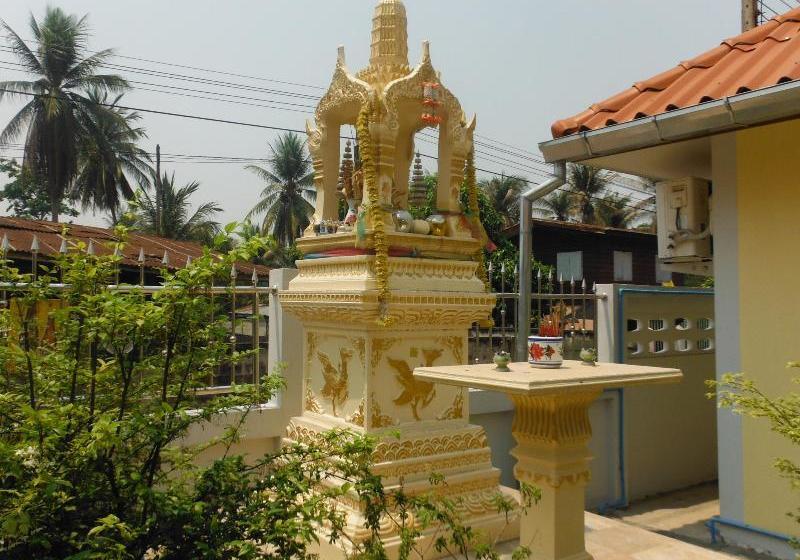 Отель Malee Resort