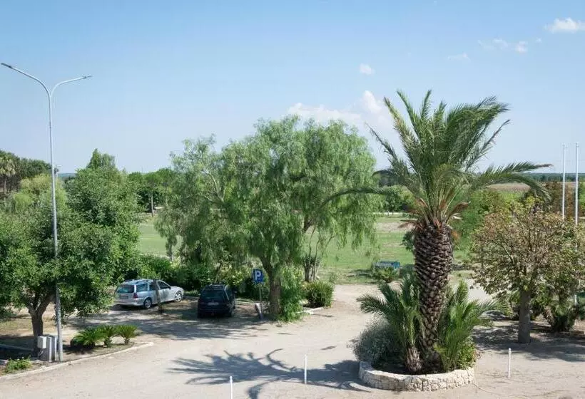 Hotelli Masseria Mazzetta Salento Corte Del Falconiere B&b