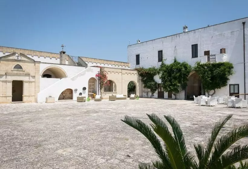 Hotelli Masseria Mazzetta Salento Corte Del Falconiere B&b