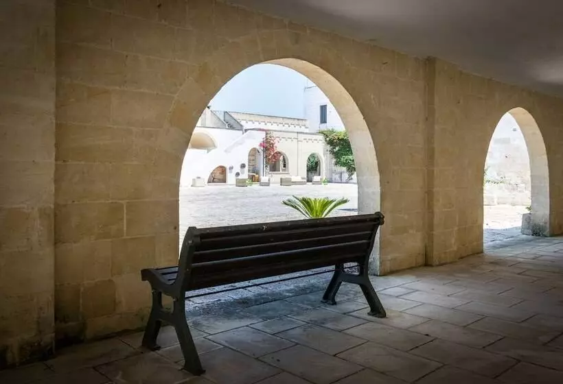 Hotelli Masseria Mazzetta Salento Corte Del Falconiere B&b