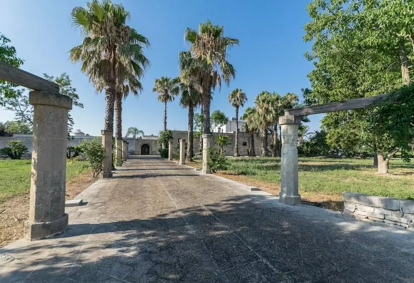 Hotelli Masseria Mazzetta Salento Corte Del Falconiere B&b
