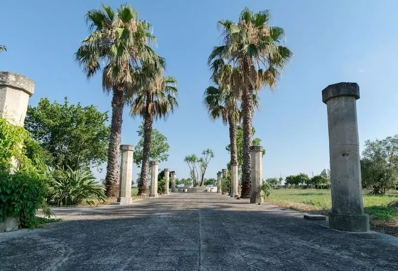 Hotelli Masseria Mazzetta Salento Corte Del Falconiere B&b