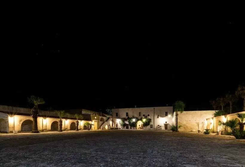 Hotelli Masseria Mazzetta Salento Corte Del Falconiere B&b