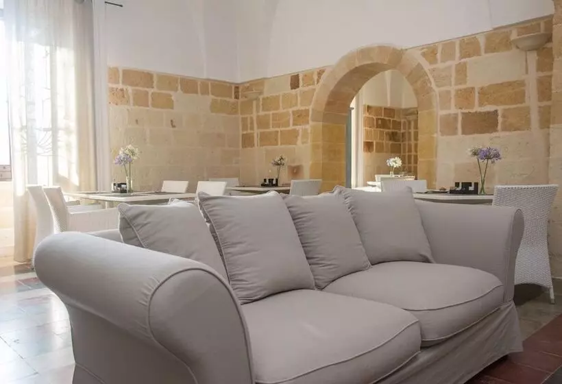 Hotelli Masseria Mazzetta Salento Corte Del Falconiere B&b
