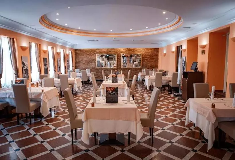 هتل River Palace