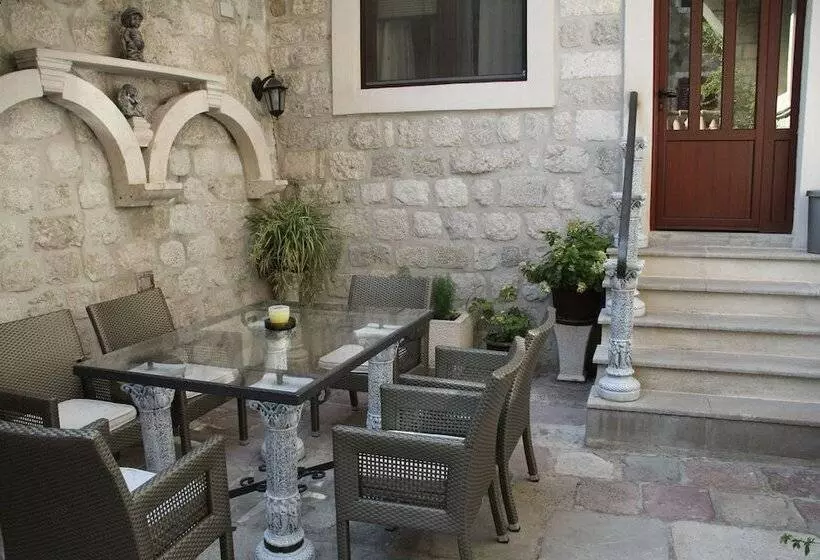 هتل Villa Ivana