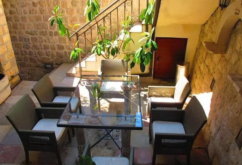 هتل Villa Ivana