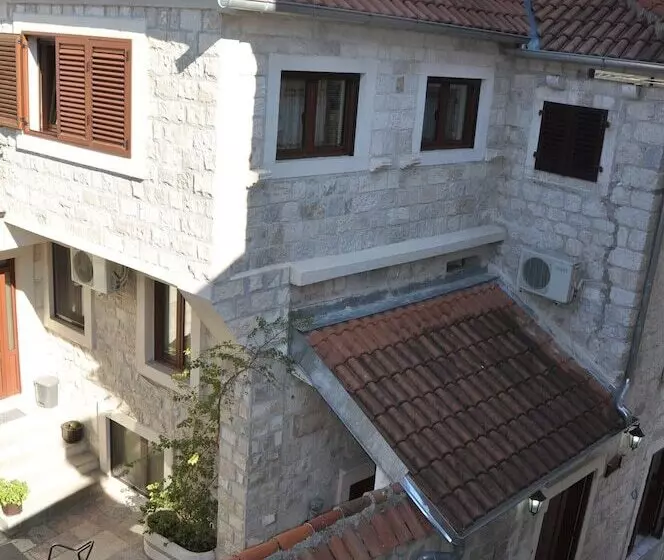 هتل Villa Ivana