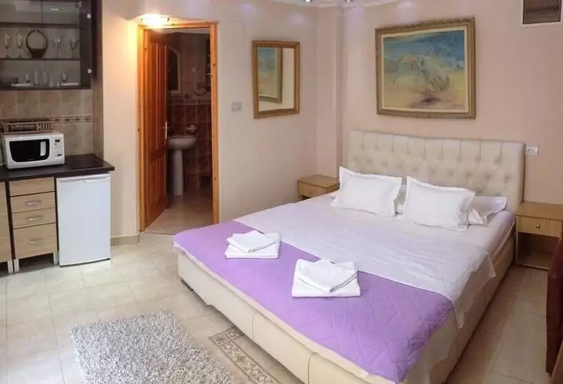 هتل Villa Ivana