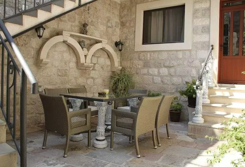 هتل Villa Ivana