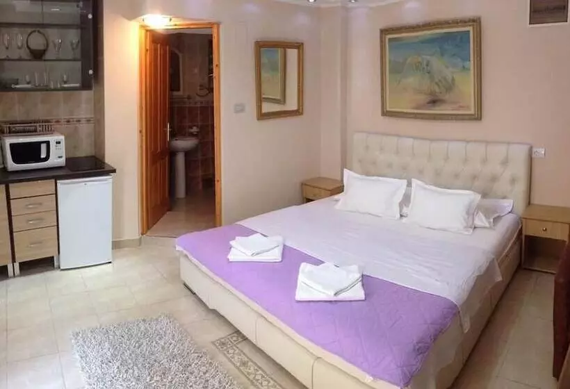 هتل Villa Ivana