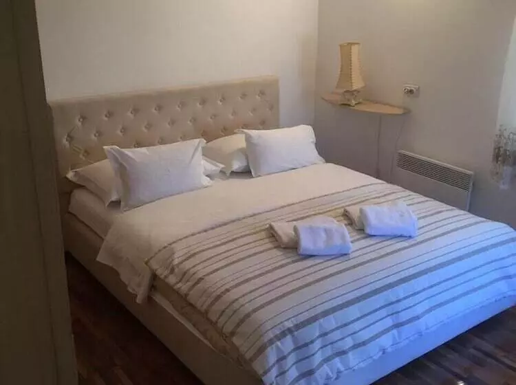 هتل Villa Ivana