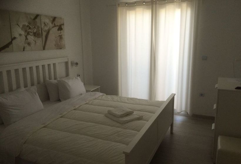 Maroulina's Boutique Studios & Apartments