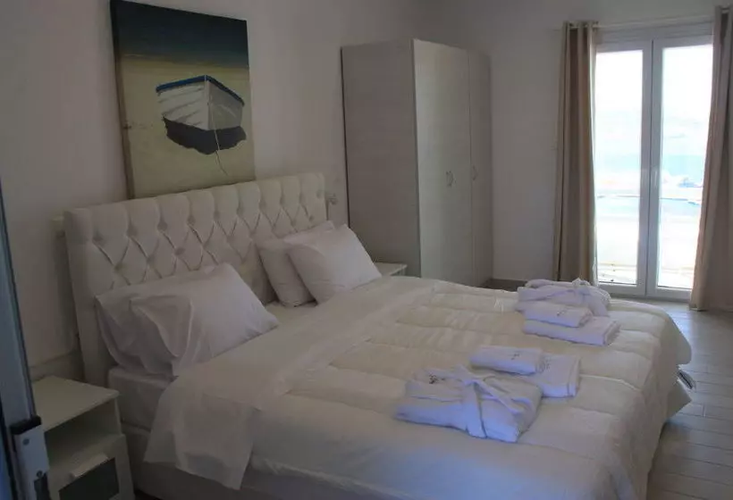 Maroulina's Boutique Studios & Apartments