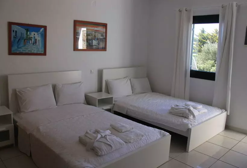 Maroulina's Boutique Studios & Apartments