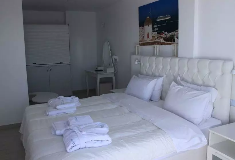 Maroulina's Boutique Studios & Apartments