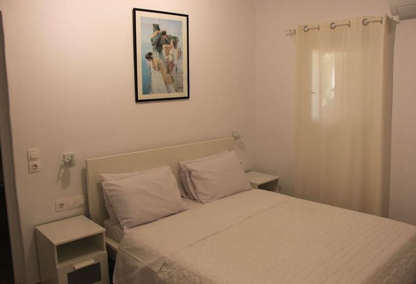 Maroulina's Boutique Studios & Apartments