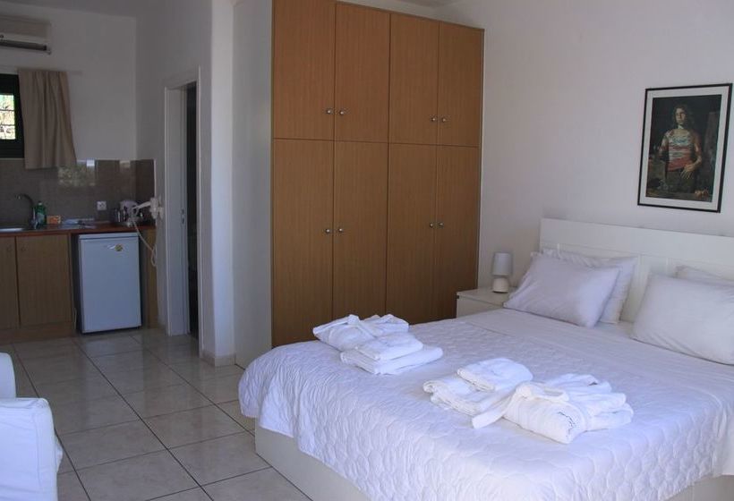 Maroulina's Boutique Studios & Apartments