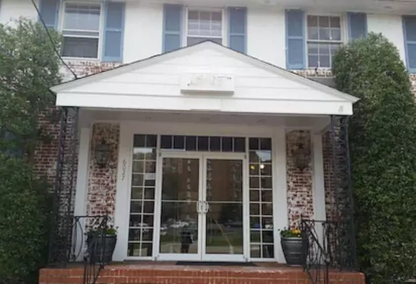 モーテル The Virginia Lodge