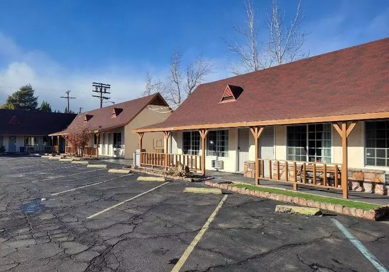 Townhouse Motel