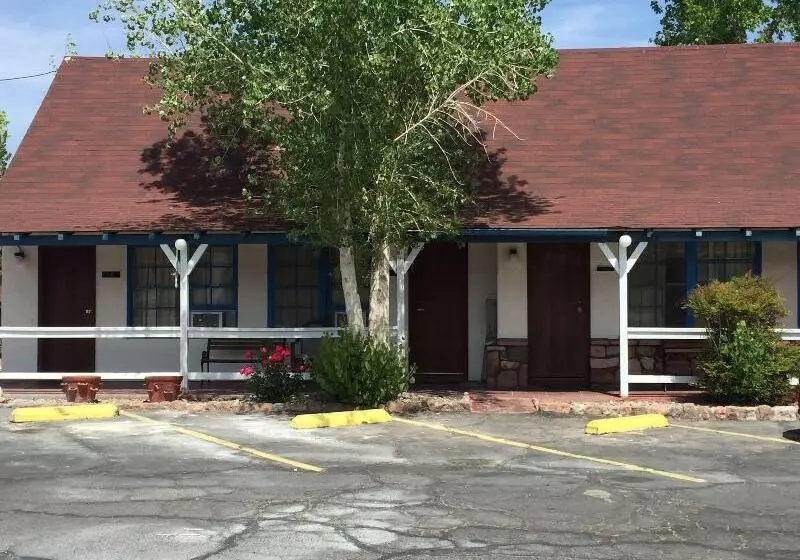 Townhouse Motel