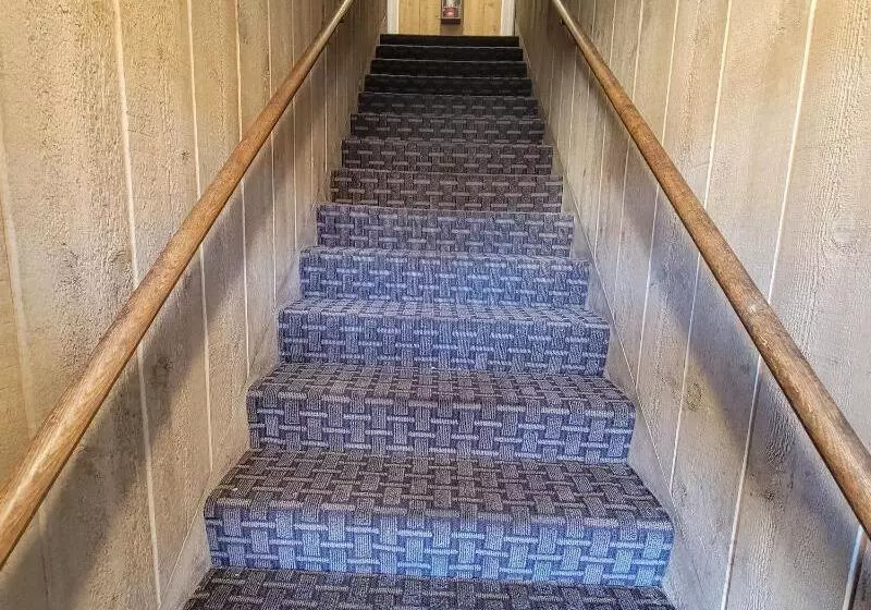 Townhouse Motel