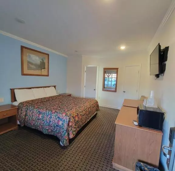Townhouse Motel