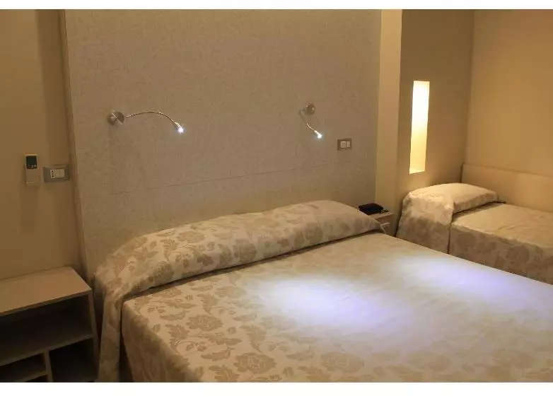 ホテル Astor B&b