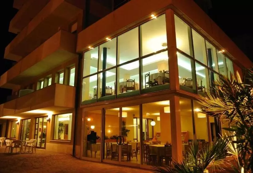 ホテル Astor B&b