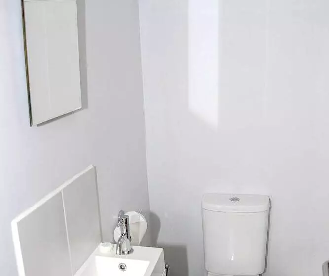 Hotelli Base Serviced Apartments  City Road