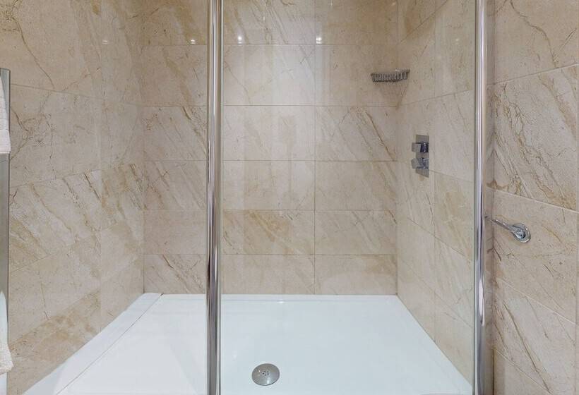 호텔 Cim Business Centre