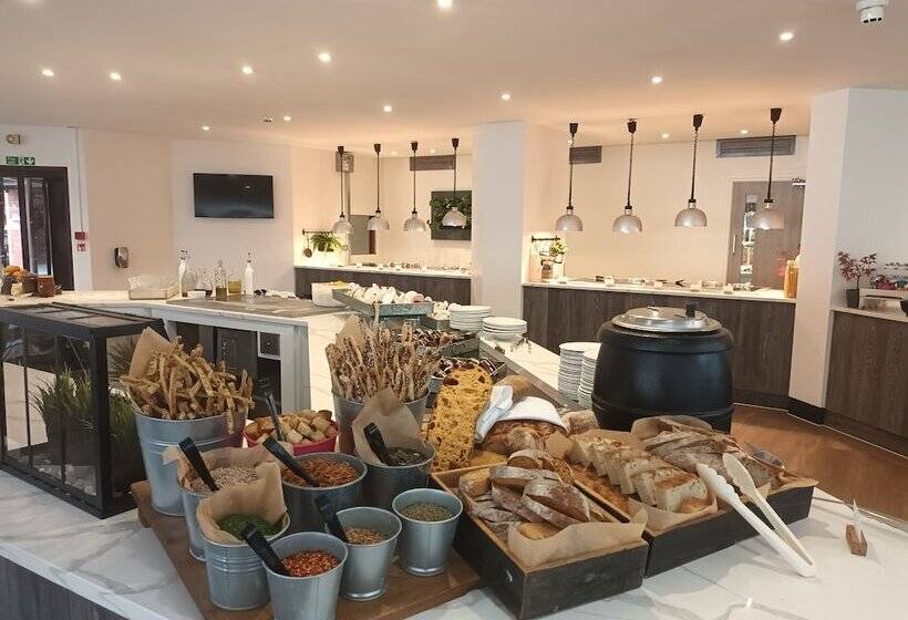 호텔 Cim Business Centre