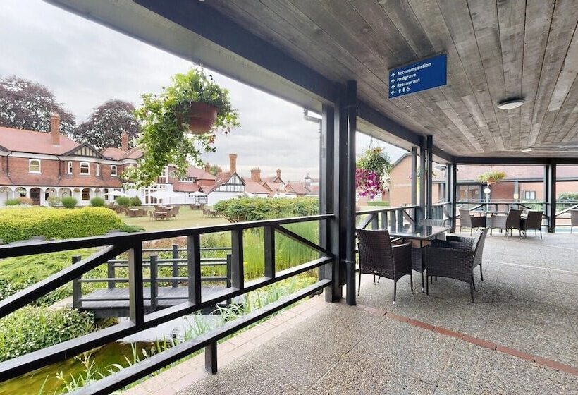 호텔 Cim Business Centre